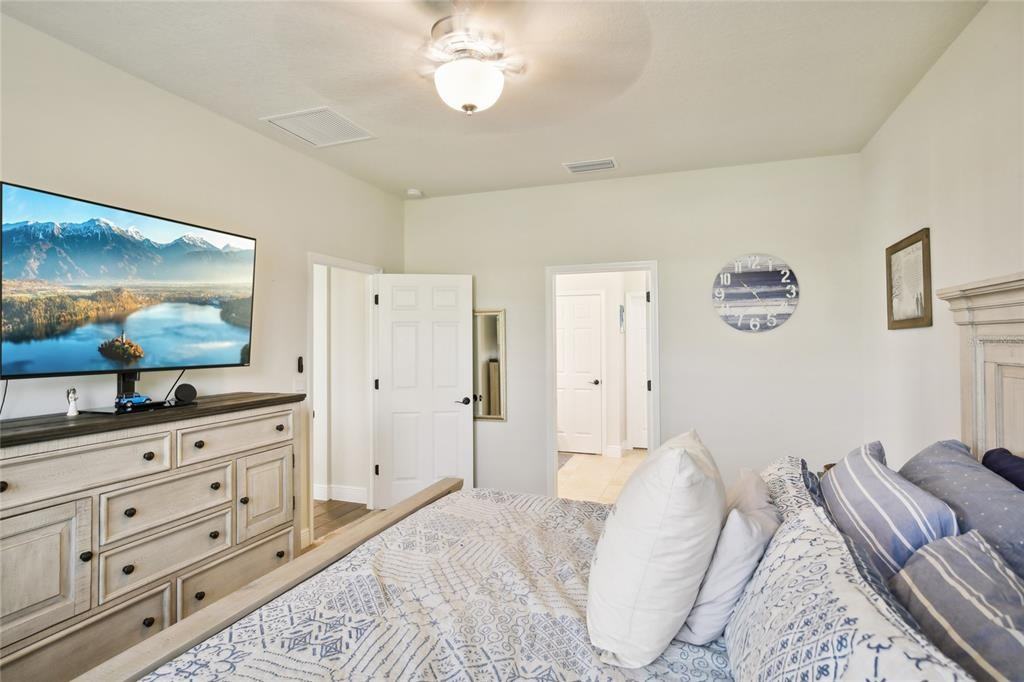 6240 Sea Air Dr #6240 - Photo 4 of 49