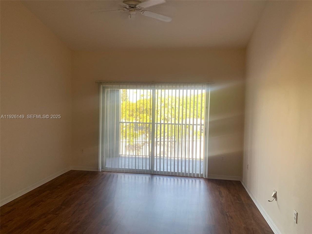 Pembroke Lakes South #631-303 - Photo 6 of 9