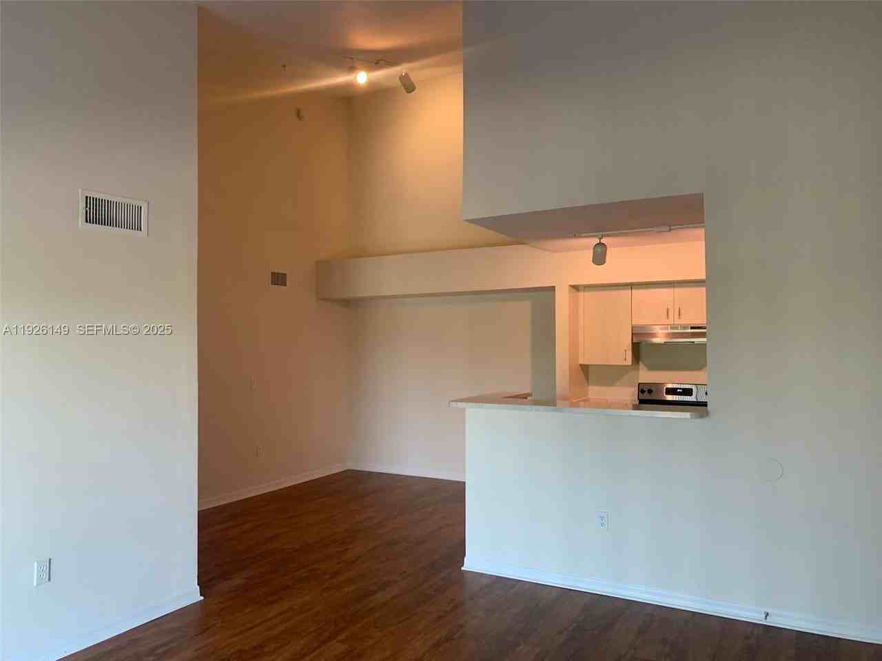 Pembroke Lakes South #631-303 - Photo 7 of 9