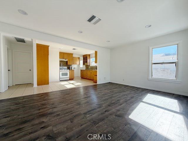 10404 Jardine Ave #10404 - Photo 6 of 8