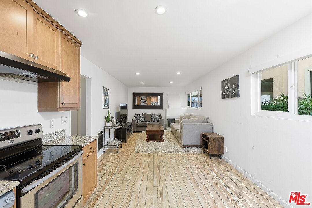 1914 Pacific Avenue #1914 - Photo 7 of 31