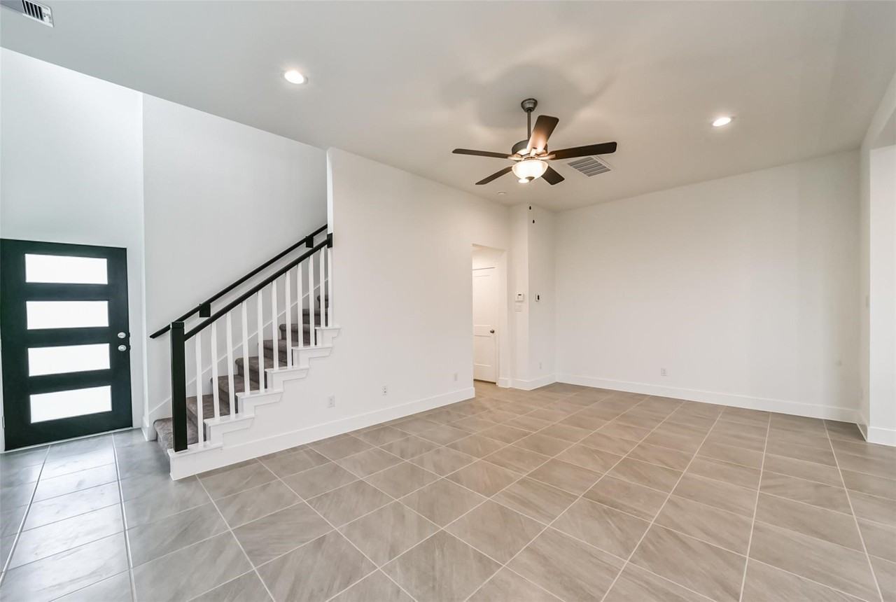 1531 Crystal Stream Drive #1531 - Photo 5 of 30