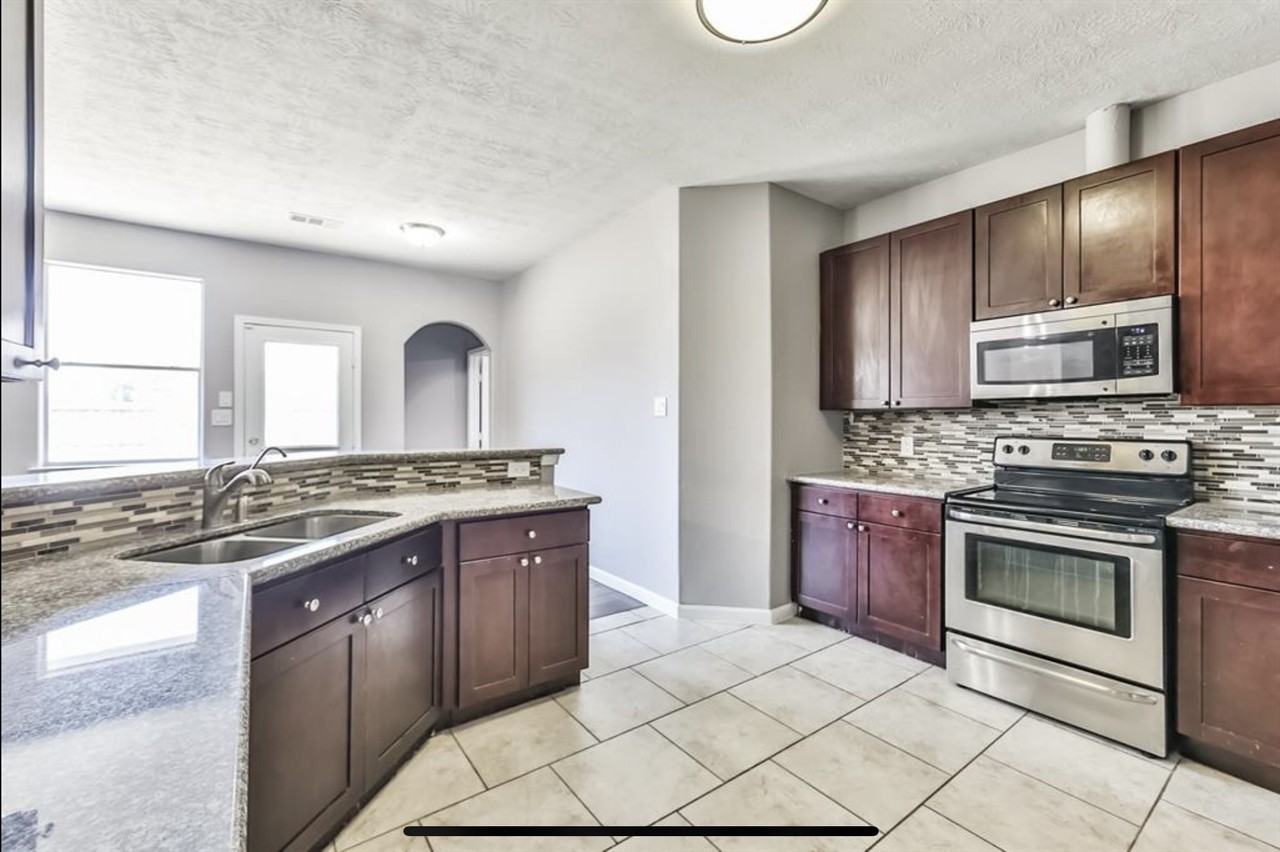 21103 Mount Crest Court #21103 - Photo 2 of 29