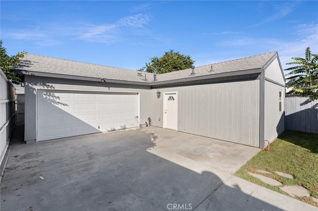 2907 Sawyer Street #29071-2 - Photo 4 of 9