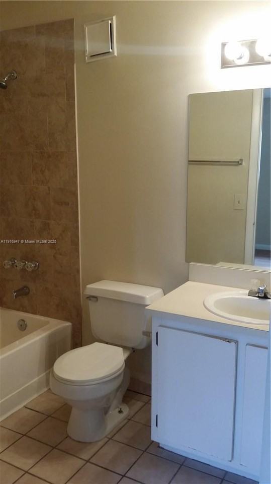 9457 Palm Circle North #9457 - Photo 2 of 6