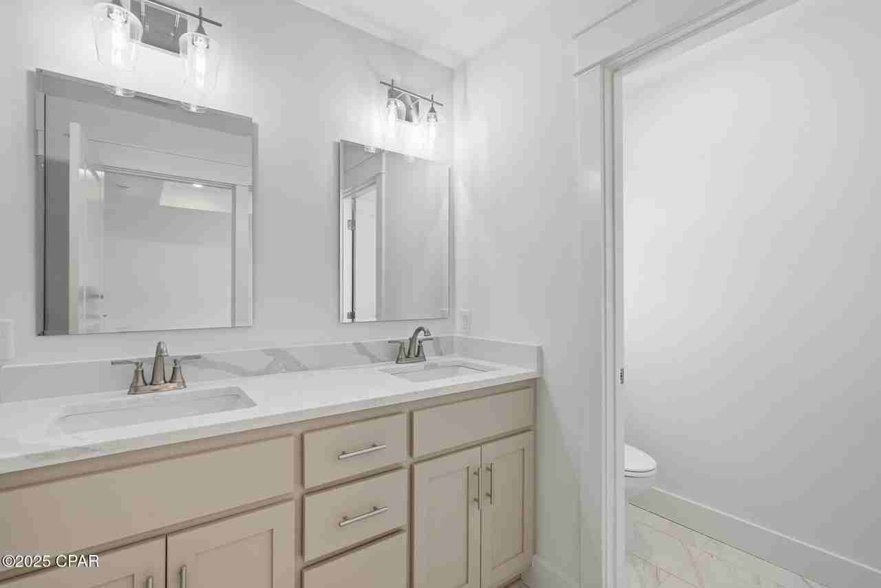 924 Grace Ave #924 - Photo 3 of 48