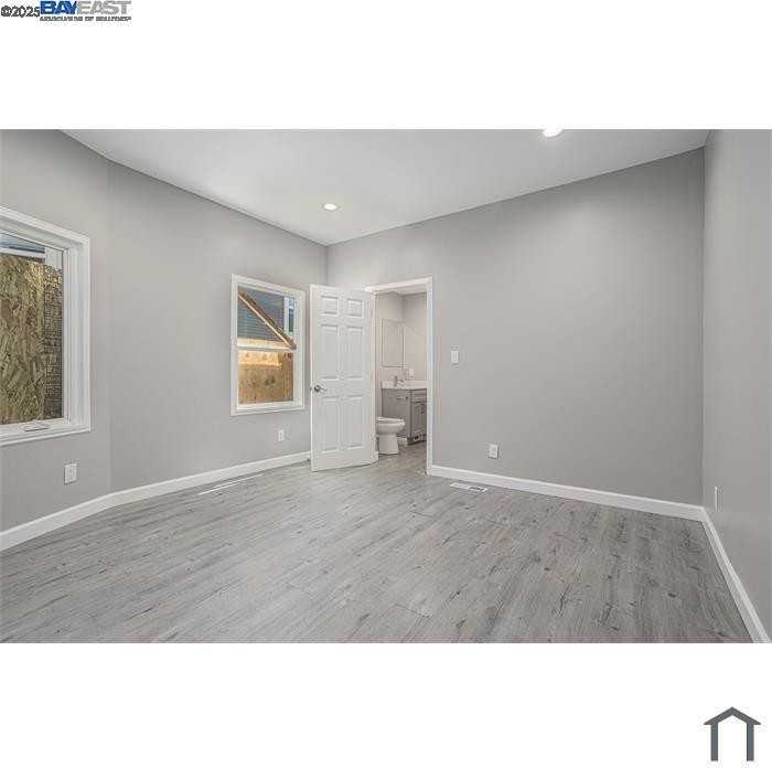 191 W Macarthur Blvd #191 - Photo 2 of 9