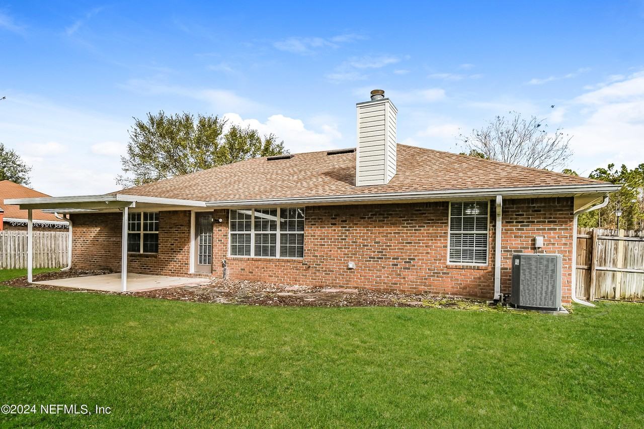 10450 Mcgirts Creek Dr #10450 - Photo 4 of 15