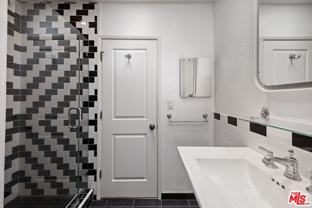 949 North Kings Road - Photo 1 of 1