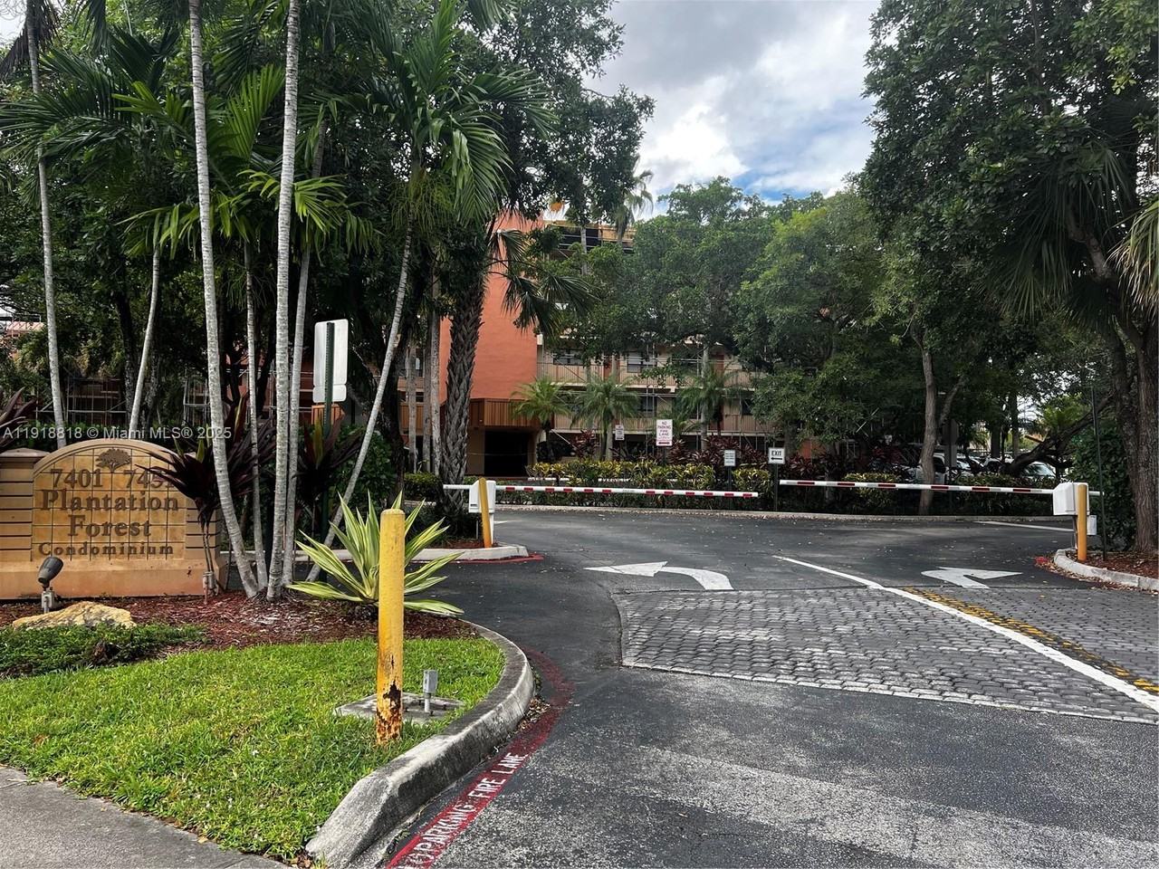 7451 Nw 16th St #7451-502 - Photo 4 of 36