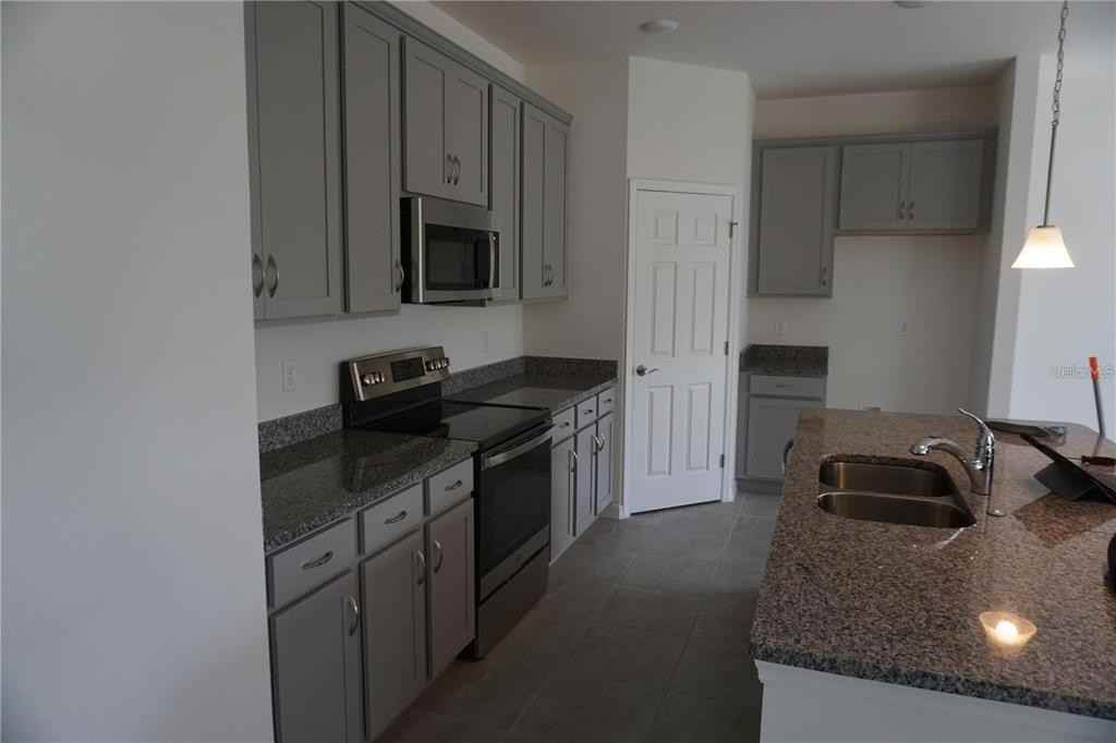 1538 Blue Lagoon Cir #1538 - Photo 5 of 17