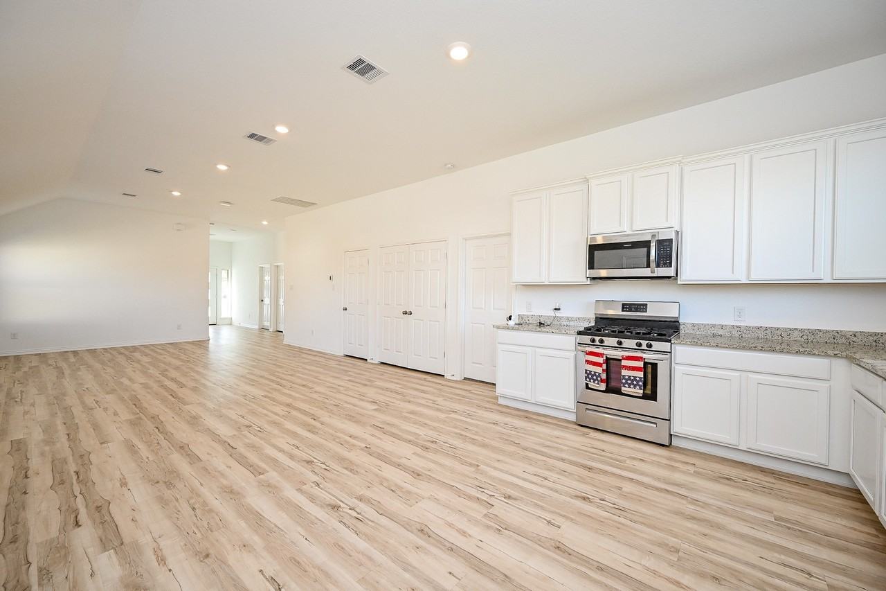 12503 Highgrove Springs Dr #12503 - Photo 5 of 20