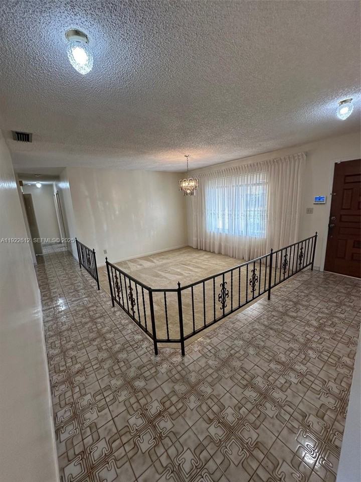 2810 Sw 108th Pl #2810 - Photo 2 of 8