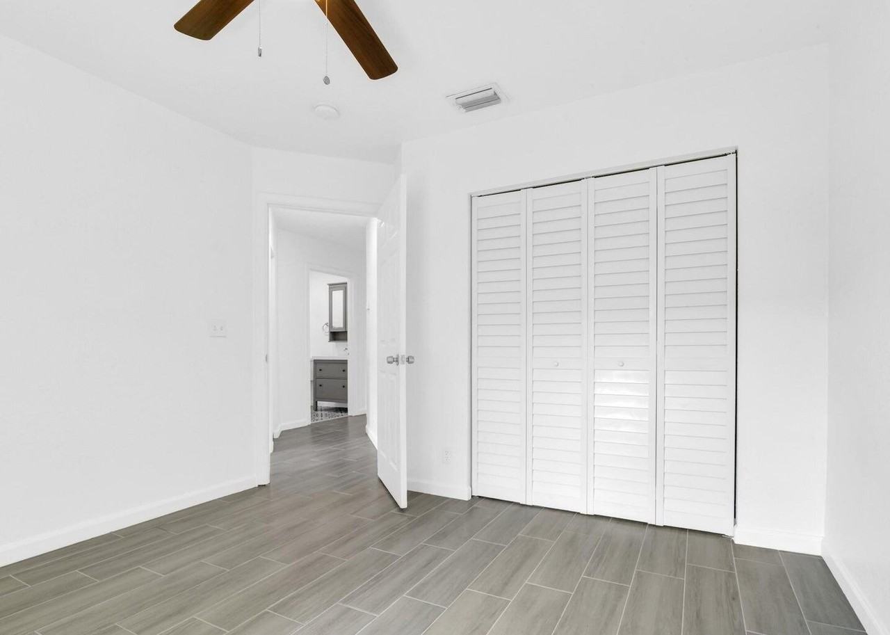 13998 Folkstone Circle #13998 - Photo 4 of 15