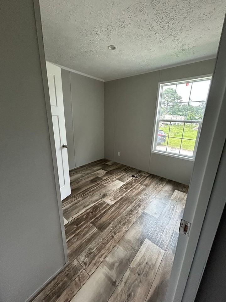 127 Hubert Boulevard #31 - Photo 5 of 24