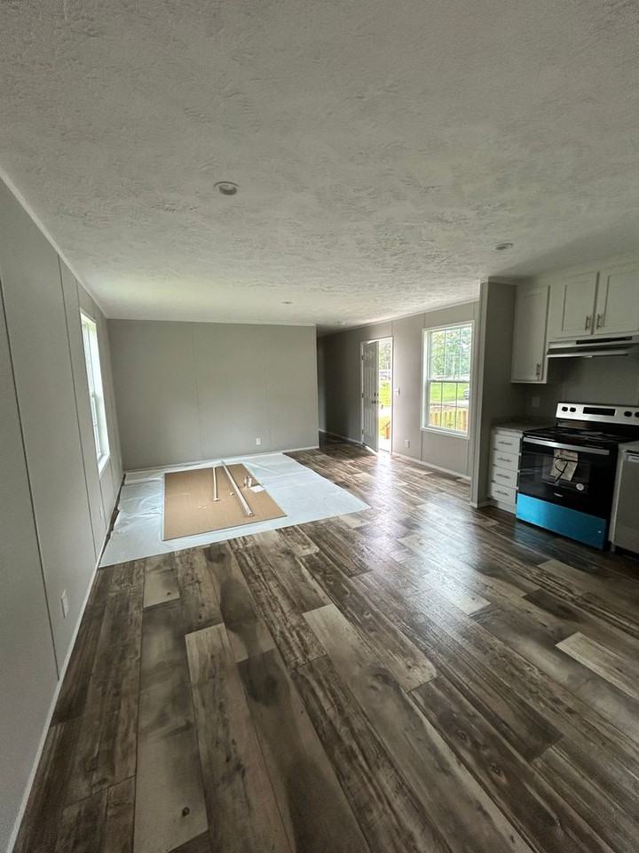 127 Hubert Boulevard #35 - Photo 7 of 18