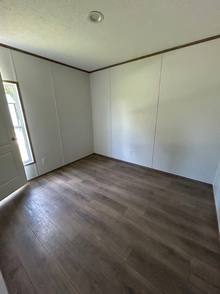 127 Hubert Boulevard #21 - Photo 5 of 11