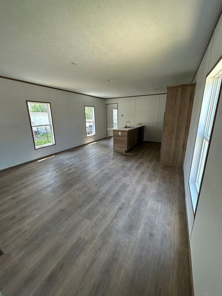 127 Hubert Boulevard #21 - Photo 6 of 11