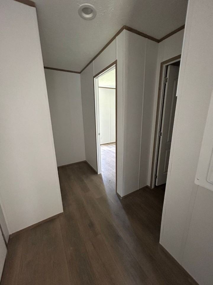 127 Hubert Boulevard #21 - Photo 7 of 11