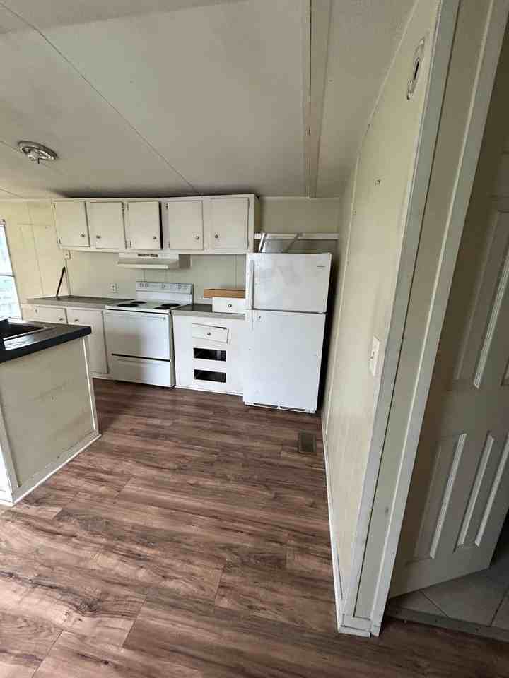 139 Hubert Boulevard #126 - Photo 3 of 12