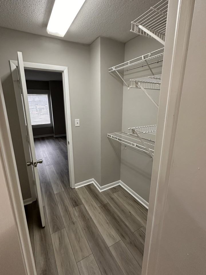 1600 Park Circle #709 - Photo 4 of 11