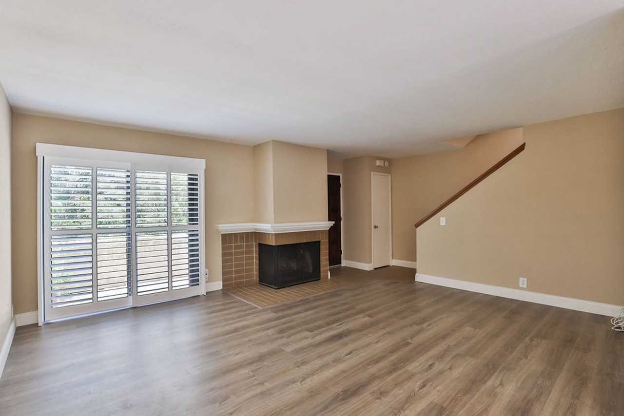 8750 Villa La Jolla Dr #70 - Photo 4 of 39