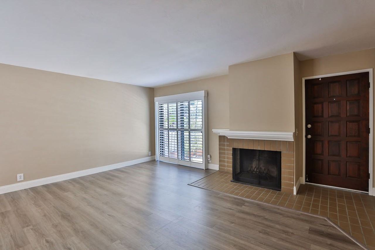 8750 Villa La Jolla Dr #70 - Photo 6 of 39