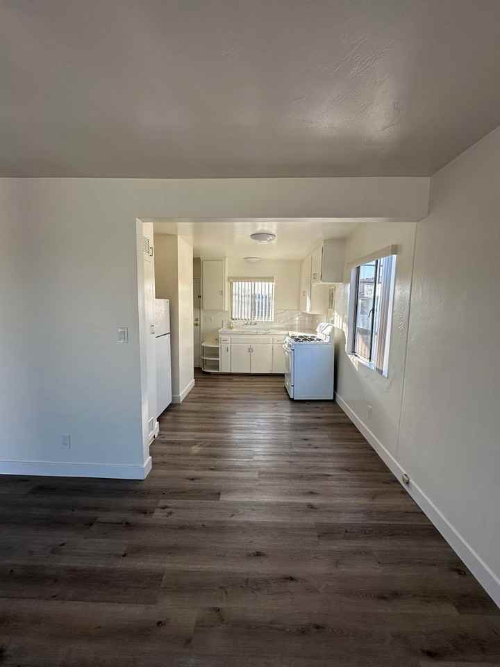 4640 1/2 36th St - Photo 4 of 21