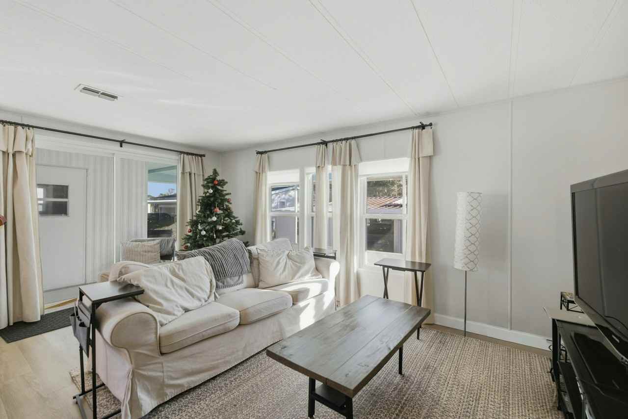 6899 Dollymount Drive - Photo 6 of 22