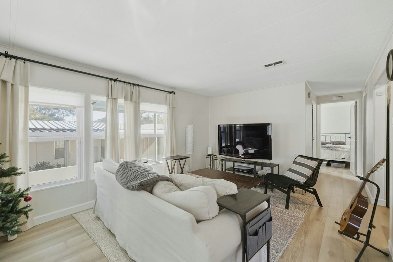 6899 Dollymount Drive - Photo 7 of 22