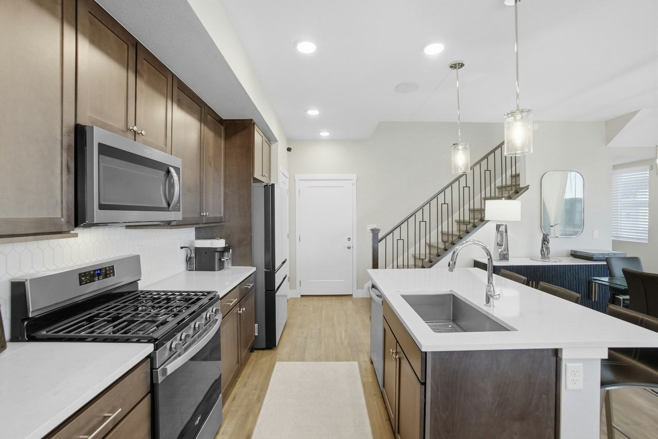 6364 North Elmira Way - Photo 2 of 16