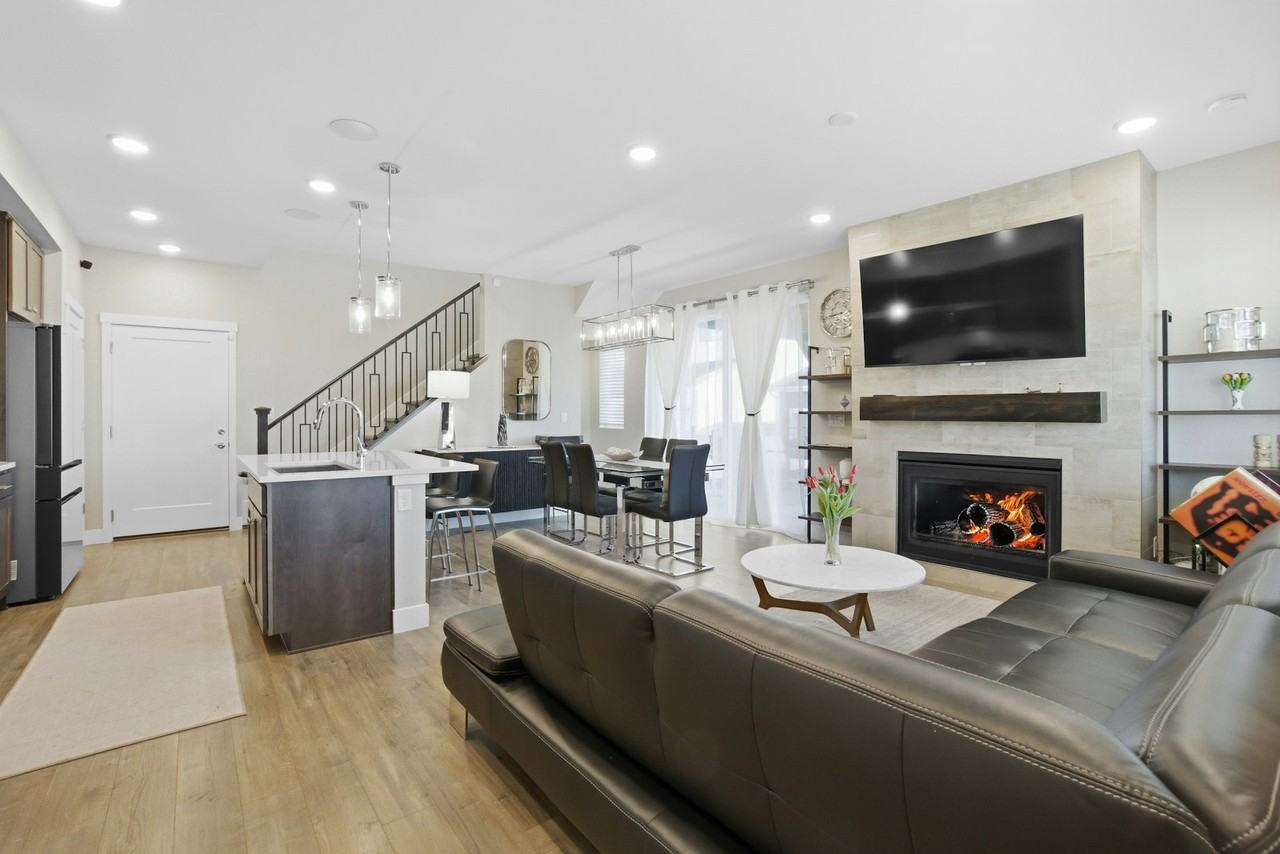 6364 North Elmira Way - Photo 3 of 16