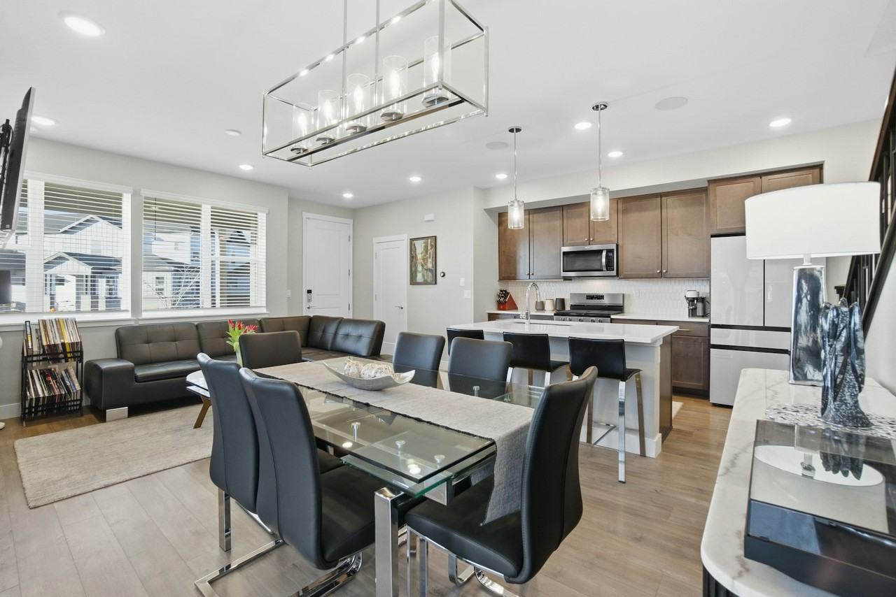 6364 North Elmira Way - Photo 4 of 16