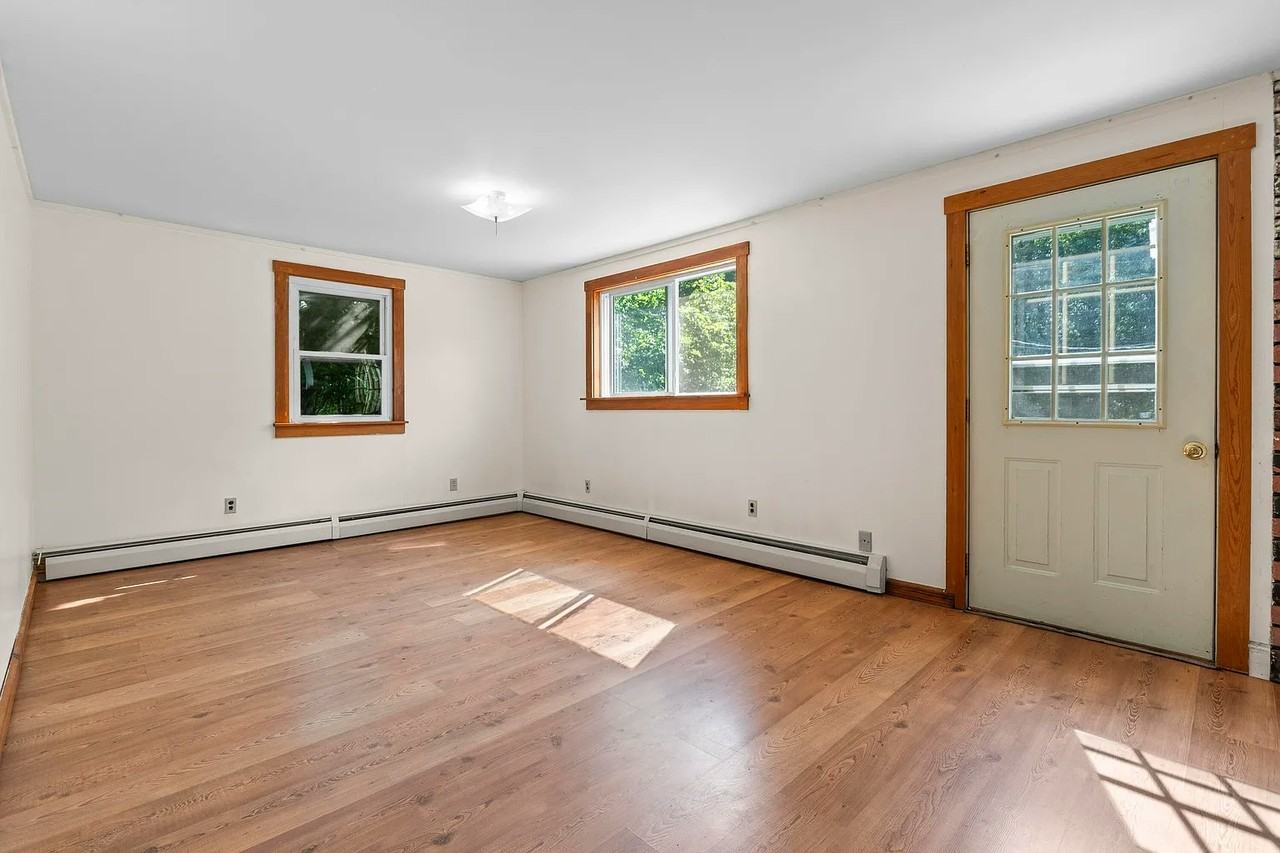 17 Windy Meadows Drive - Photo 4 of 8