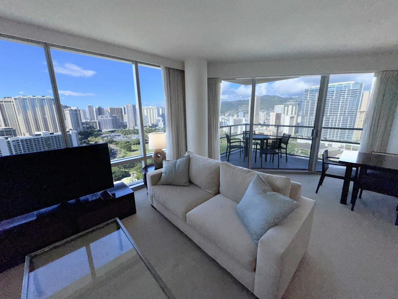 223 Saratoga Road - Photo 4 of 24