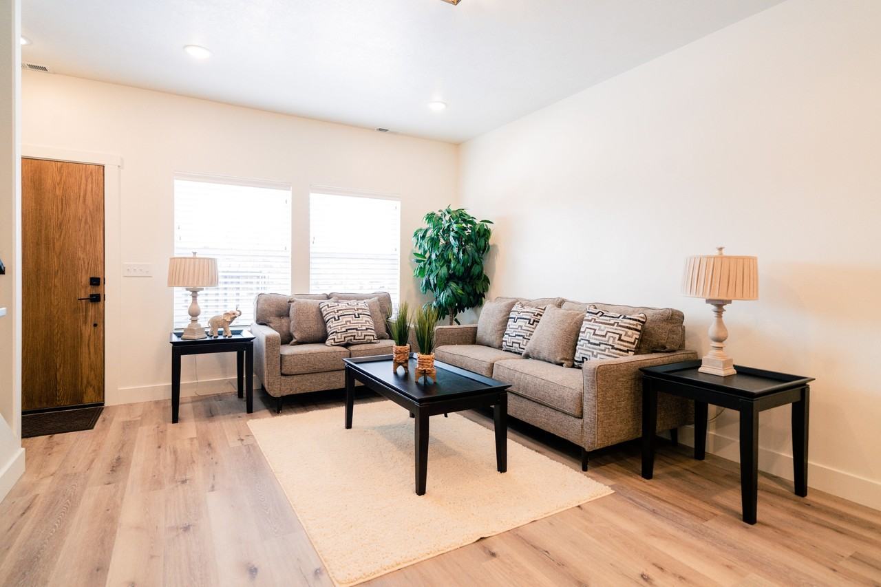 254 W Spring Creek Pkwy #13 - Photo 2 of 19