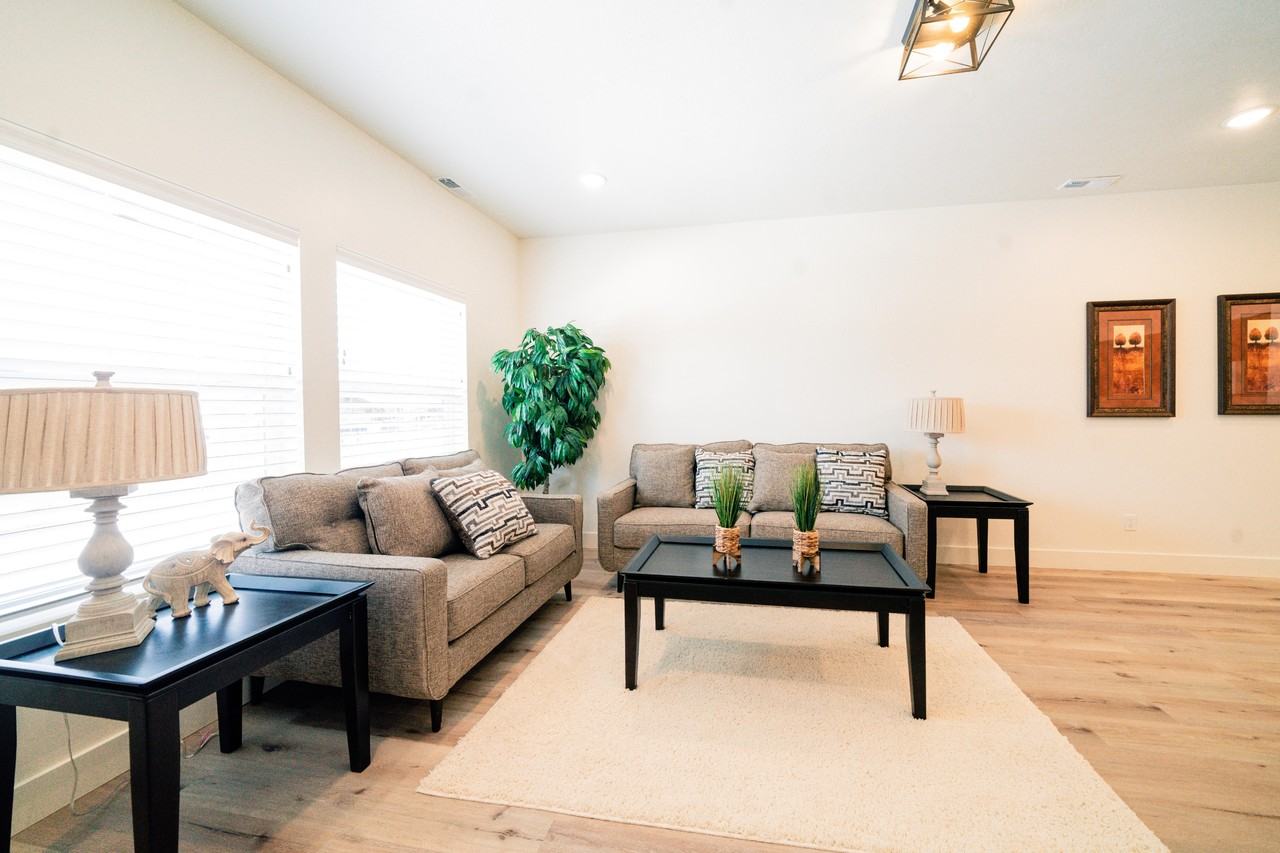 254 W Spring Creek Pkwy #13 - Photo 3 of 19