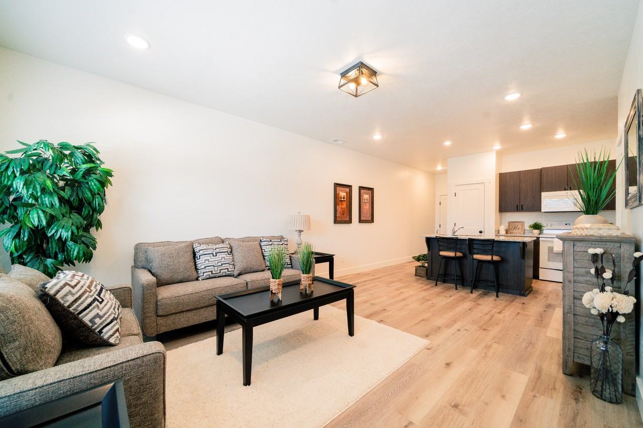 254 W Spring Creek Pkwy #13 - Photo 4 of 19