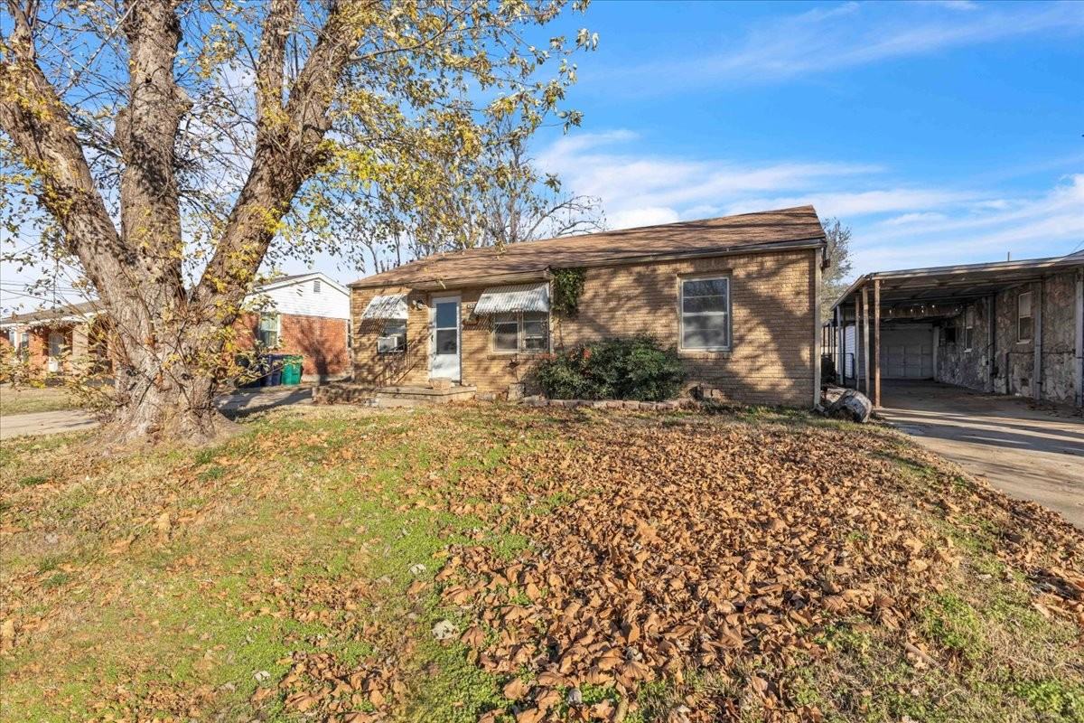 4504 S Drexel Ave #1 - Photo 3 of 32