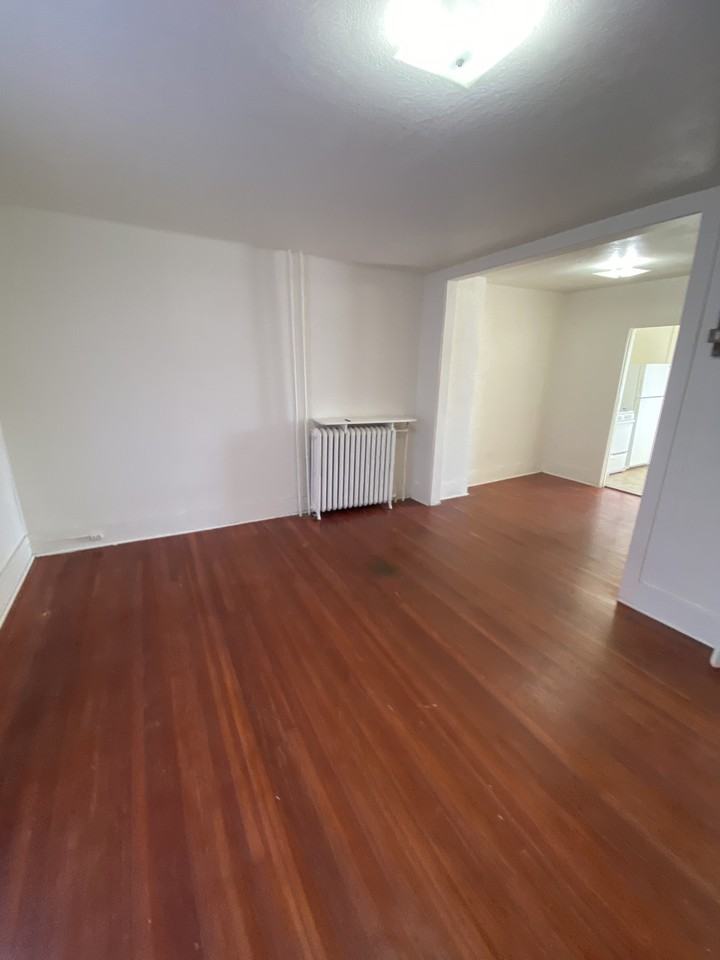 6th Avenue Flats - Photo 3 of 11