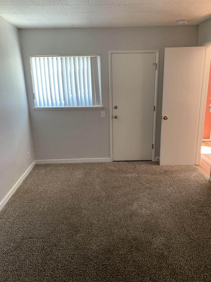 Broad-Lawrence - Photo 6 of 8