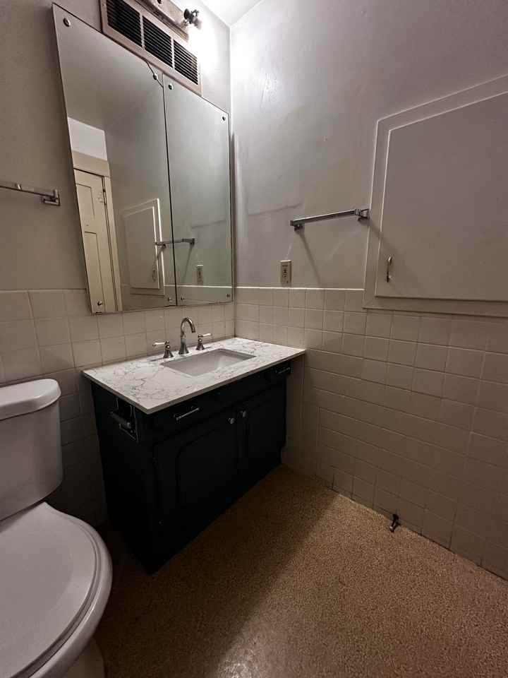 311 North Broadway Street - Photo 7 of 9