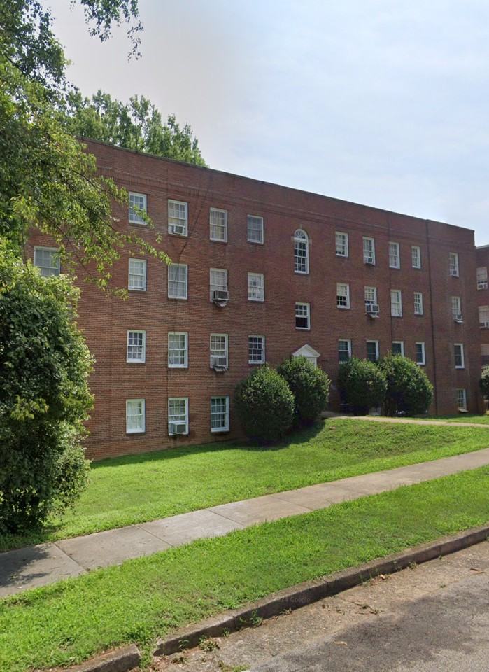 134 Westmoreland Court - Photo 2 of 11