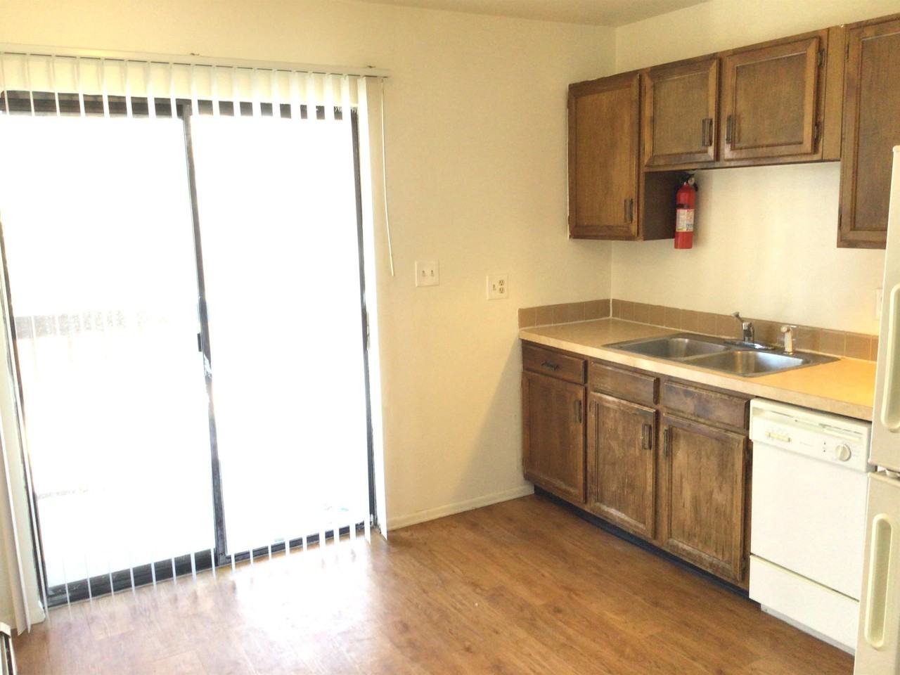 iCTH - 812-832 W 10th St - Photo 2 of 25