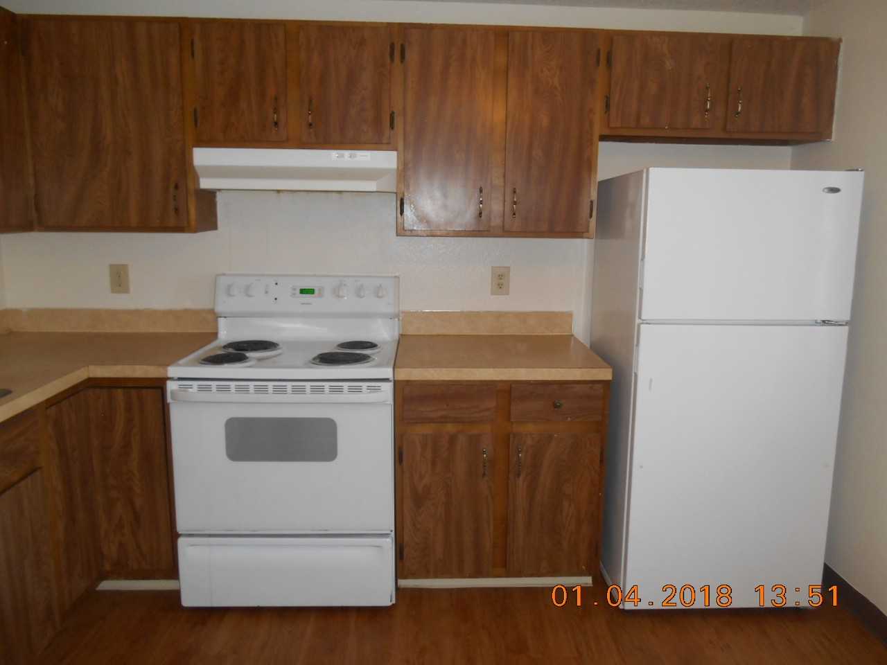 iEBR - 1158-1178 E 6th St - Photo 3 of 11