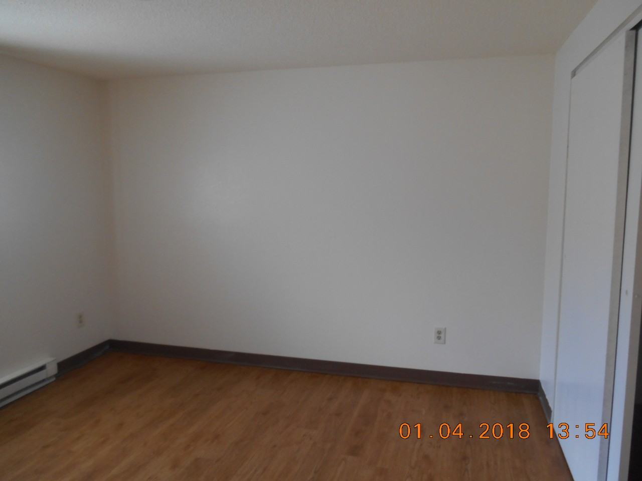 iEBR - 1158-1178 E 6th St - Photo 7 of 11