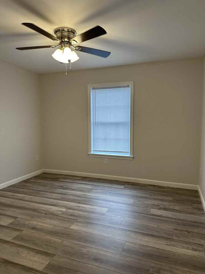 10 Maxton Drive - Photo 3 of 9