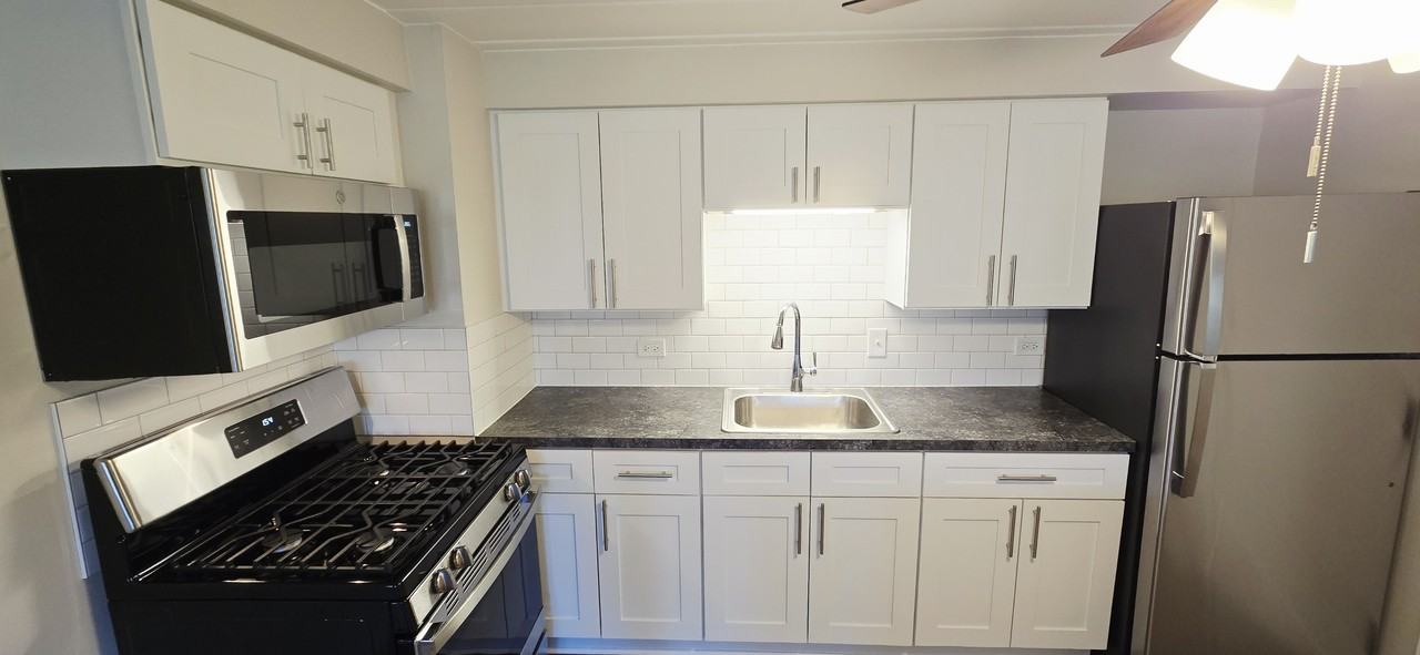 11011 - 13 South Lloyd Drive - Photo 2 of 47