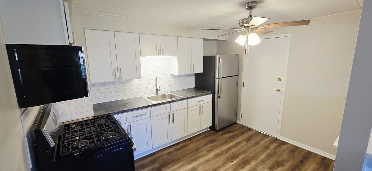 11011 - 13 South Lloyd Drive - Photo 3 of 47