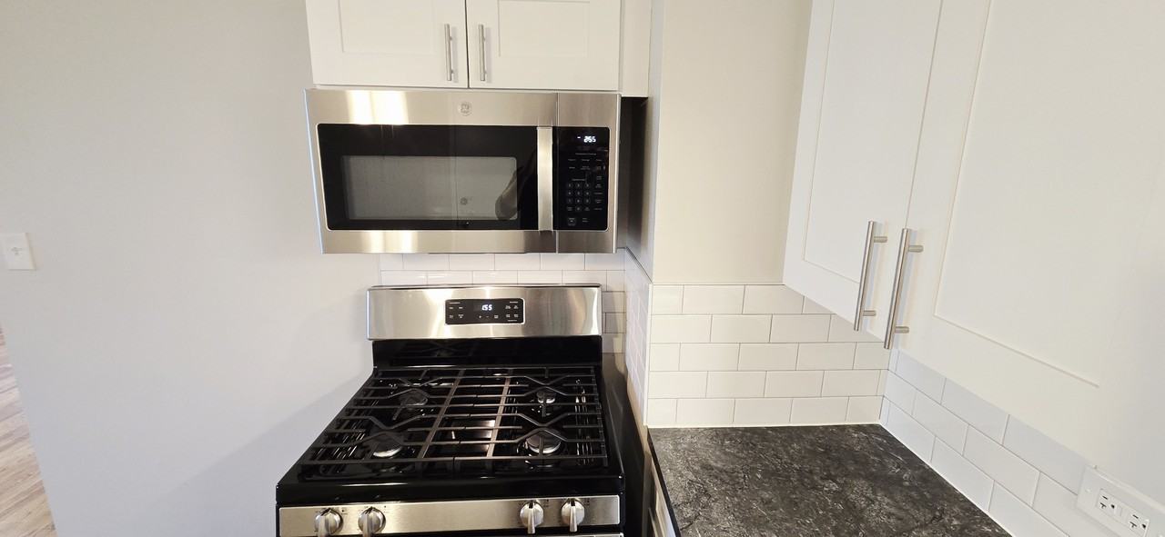 11011 - 13 South Lloyd Drive - Photo 4 of 47